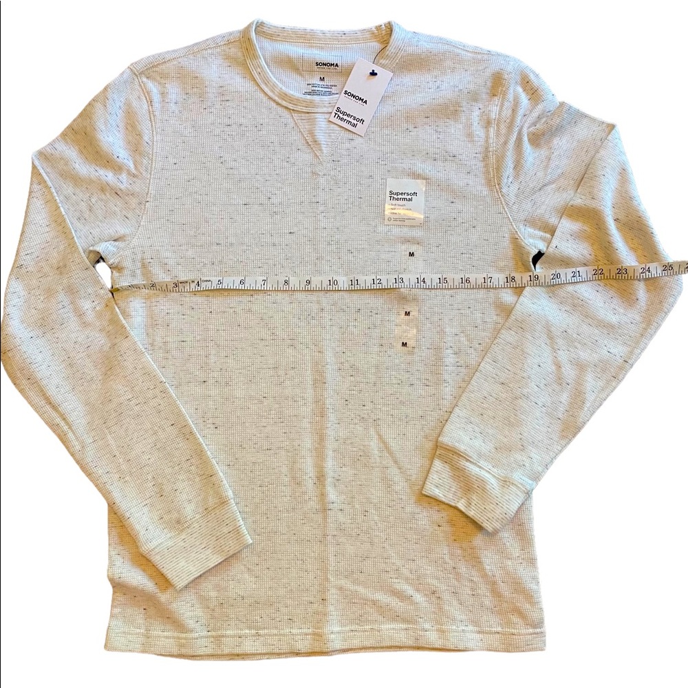 Cream color long sleeve men’s thermal Henley. Size medium